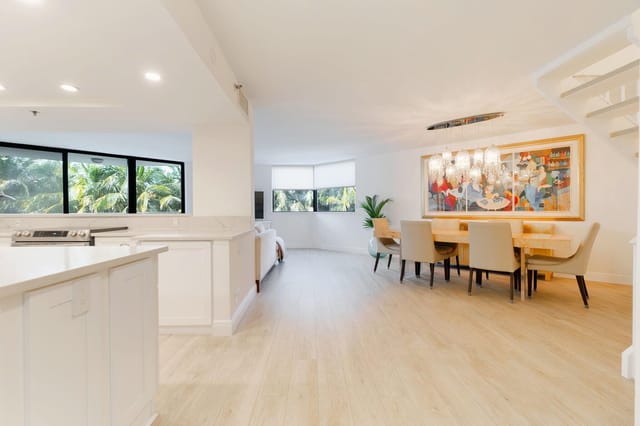 FORMAL DINING AREA