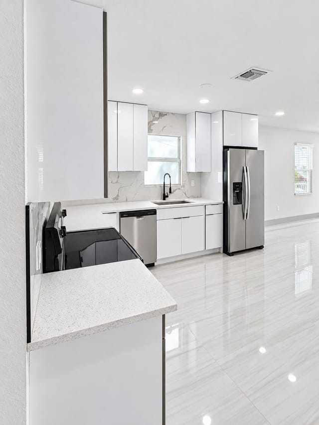 405 N E Street, Lake Worth, FL 33460