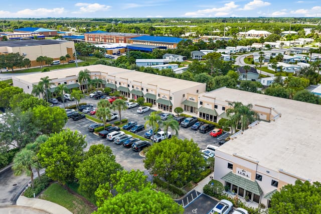 2682 SE Willoughby Boulevard, Stuart, FL