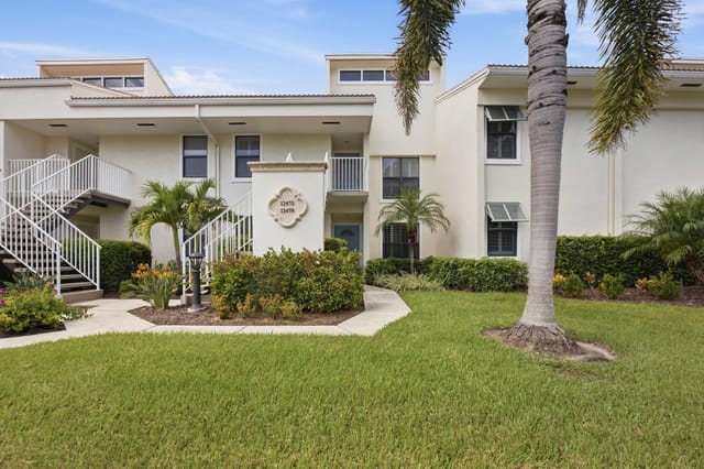 13470 HARBOUR RIDGE Boulevard 3A, Palm City, FL 34990