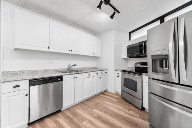 Kitchen (1)