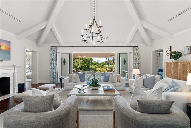 dash_LIVING_ROOM_STRAIGHT