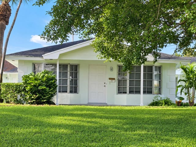 800 Ibis Way 4, North Palm Beach, FL 33408