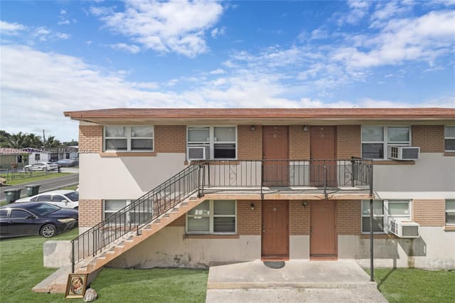 628 SW 4th Street 1, Belle Glade, FL 33430
