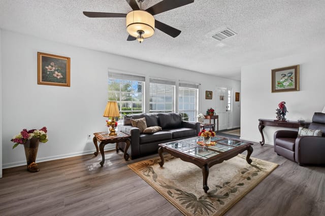 2156 SE Harlow St-007