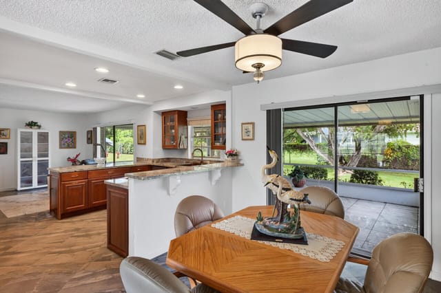 2156 SE Harlow St-008