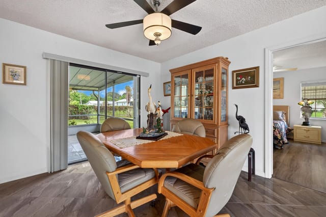 2156 SE Harlow St-009