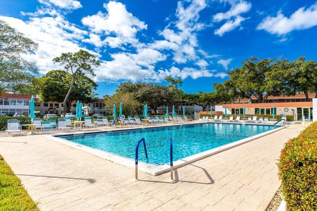 2600 SE OCEAN Boulevard J12, Stuart, FL 34996