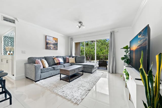 13771 Oneida Drive D2, Delray Beach, FL 33446