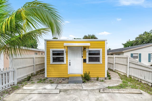 413 N E Street, Lake Worth Beach, FL 33460