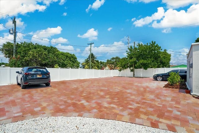 39-305 Cypress Drive-39