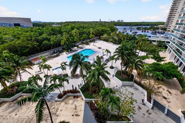 100 Bayview Drive 620, Sunny Isles Beach, FL 33160
