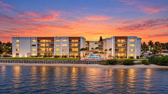 1502 S Lakeside Drive 214, Lake Worth Beach, FL 33460
