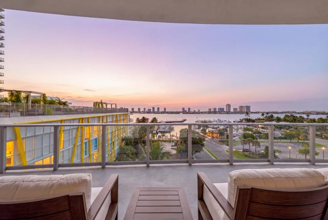 220 LAKE SHORE Drive 612, West Palm Beach, FL 33403