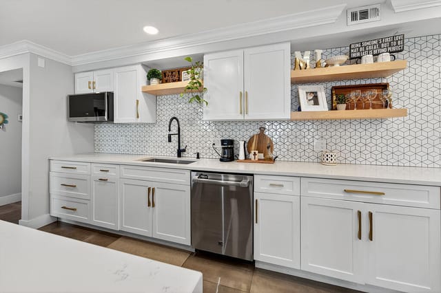 5440 N OCEAN Drive 1404, Singer Island, FL 33404