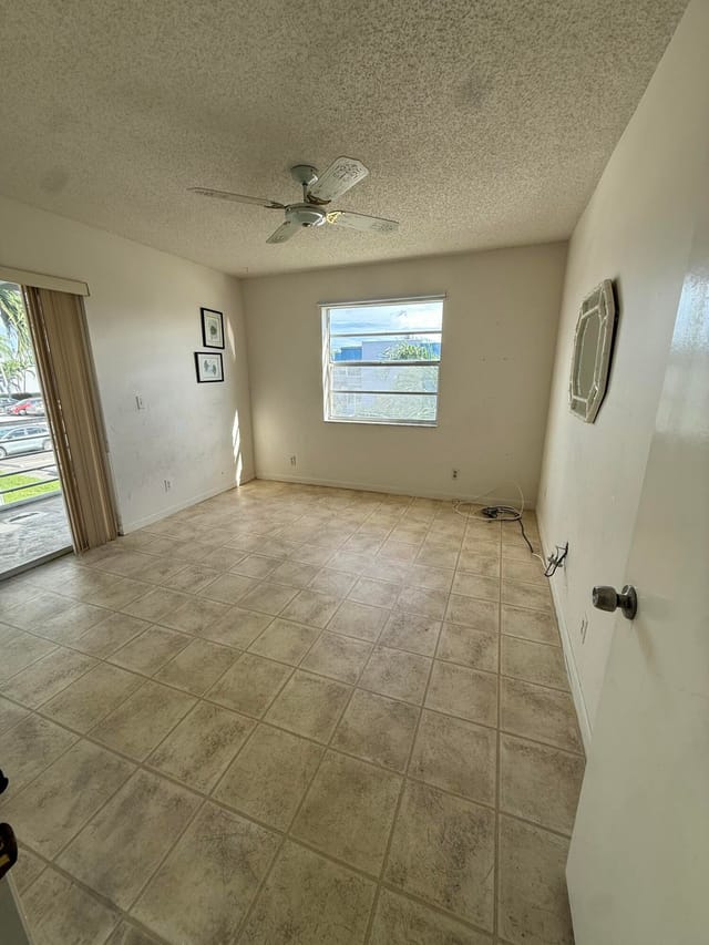 573 Flanders L, Delray Beach, FL 33484