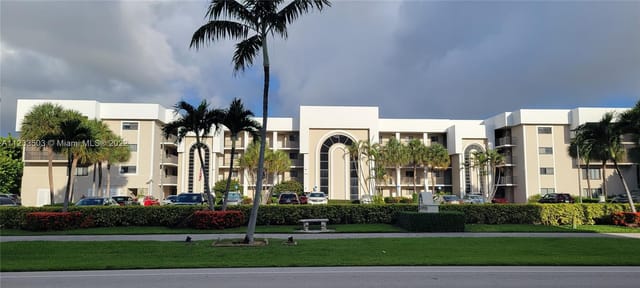 3525 S Ocean Boulevard 304, South Palm Beach, FL 33480