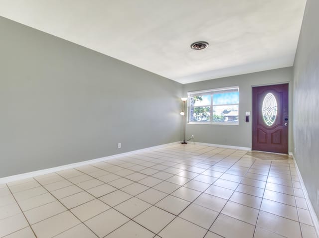 B Living Dining 2