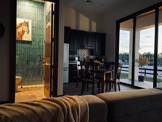 owner/rider lounge