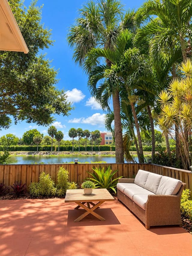 2930 SW 22nd Circle 14B, Delray Beach, FL 33445