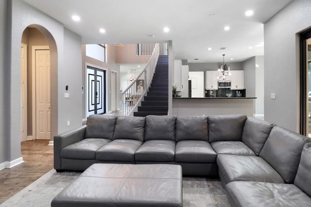 family room 4