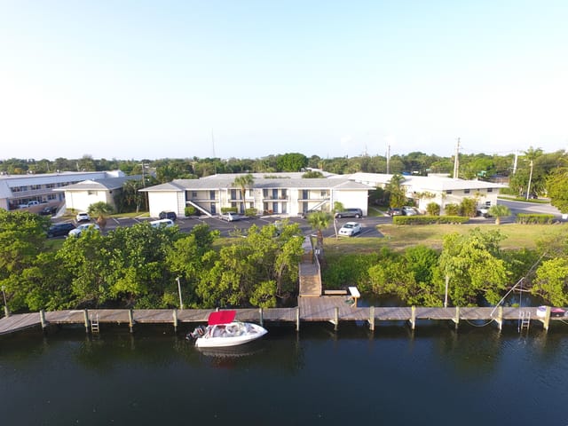 510 Prosperity Farms Rd 7-B