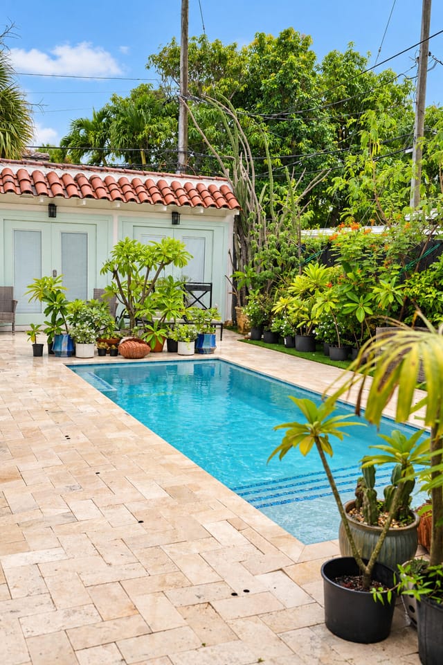 234 E GREENWOOD Drive, West Palm Beach, FL 33405