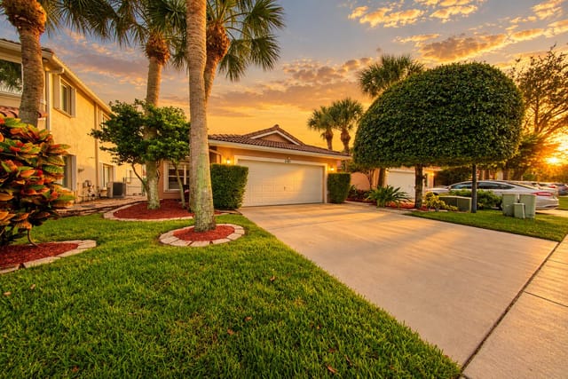 6481 Willoughby Circle, Lake Worth, FL 33463