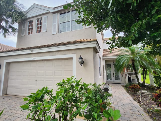 180 KENSINGTON Way, Royal Palm Beach, FL 33414
