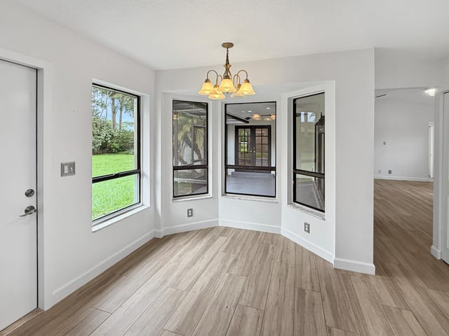 102 Valencia Street Breakfast Nook
