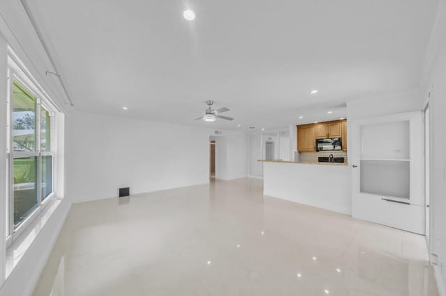 4 Living Area (1)