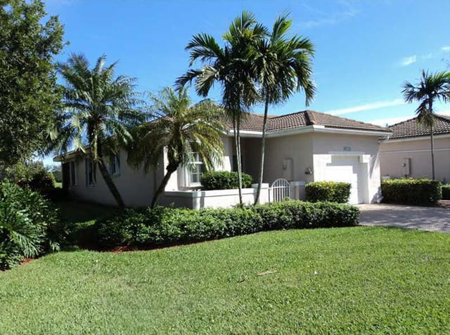 2451 ARAGON Boulevard 1, Sunrise, FL 33322