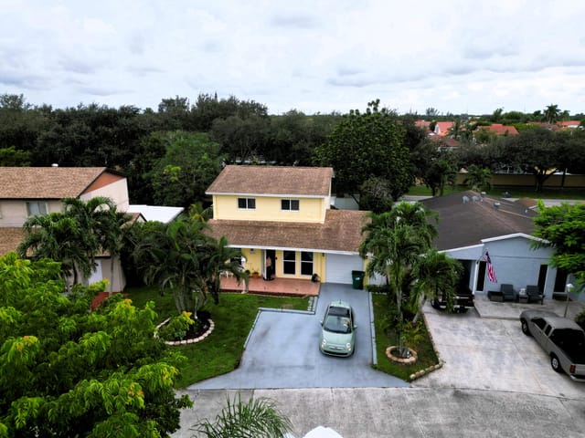 5286 NW 192nd Lane, Miami Gardens, FL 33055