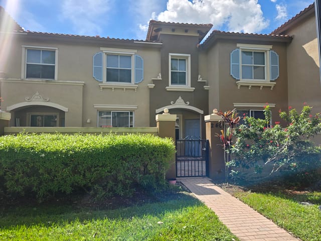 6515 DIAMOND SPRINGS Terrace 2409, West Palm Beach, FL 33411