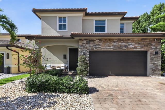 7050 LIMESTONE CAY Road, Limestone Creek, FL 33458