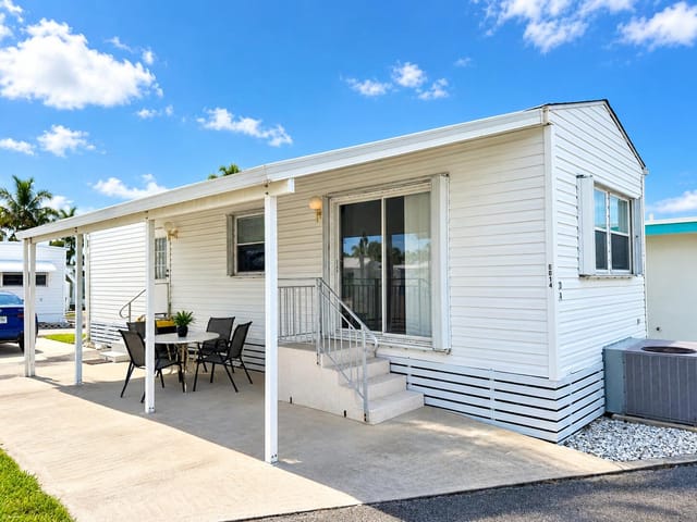 14 Bamboo Drive Cd, Briny Breezes, FL 33435