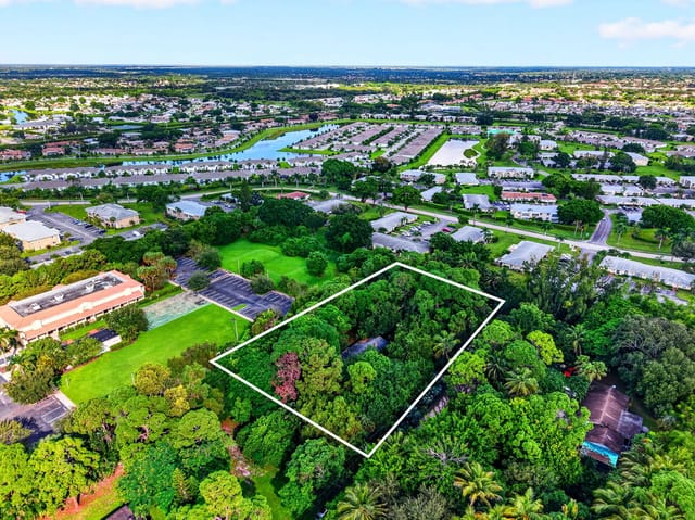 5679 SIMS Road, Delray Beach, FL 33484