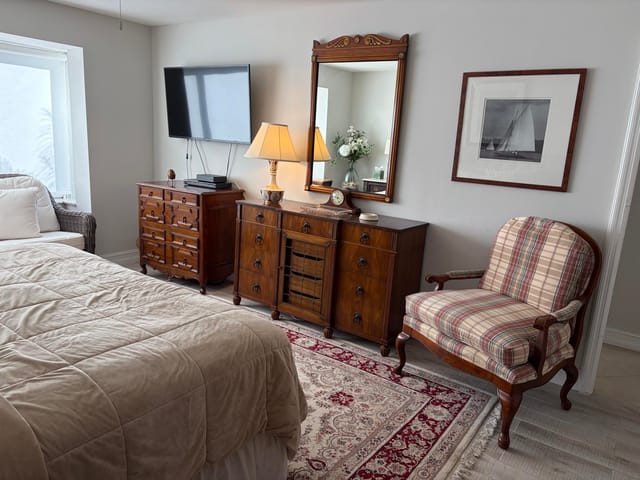 Master Bedroom 1 Longwood