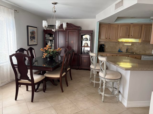 Dining Kitchen Longwood