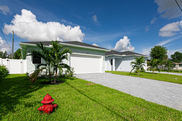 2367 E FAITH Avenue, Schall Circle, FL 33417