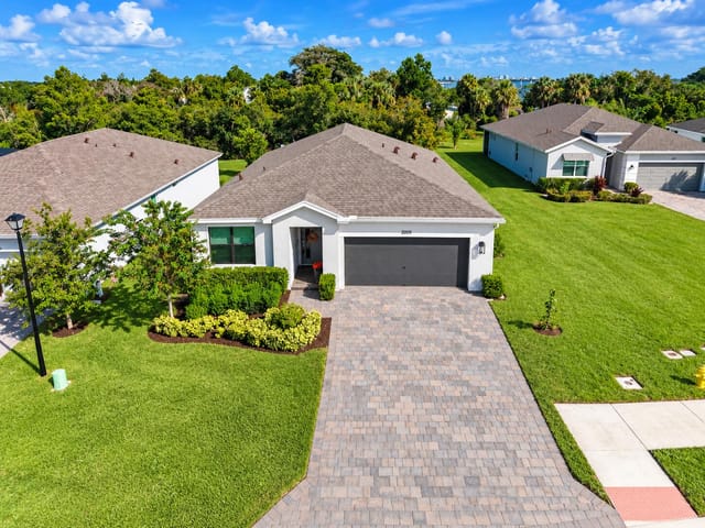2005 NE Ocean Dunes Drive, Jensen Beach, FL 34957
