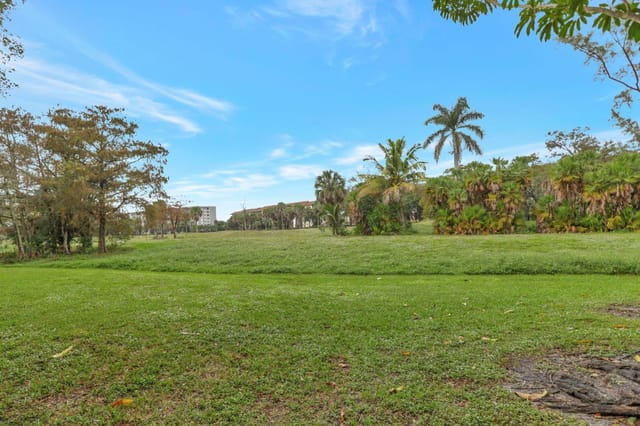 4168 INVERRARY Drive 102, Lauderhill, FL 33319