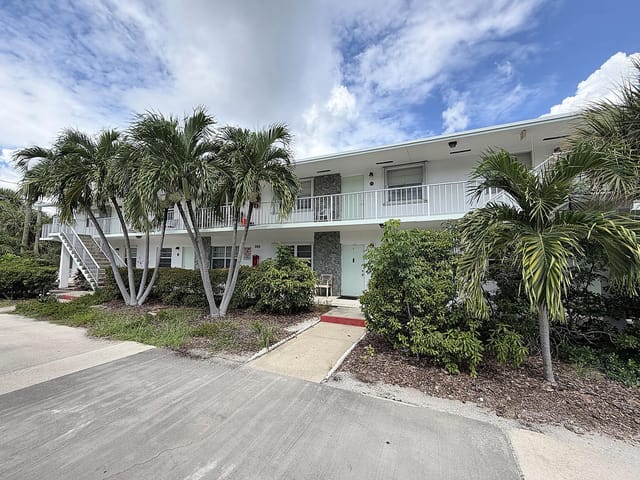 500 1st Avenue S 203, Lake Worth Beach, FL 33460