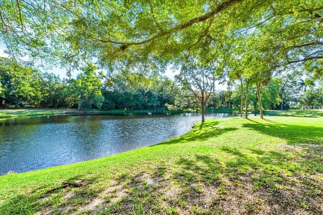 5087 Oakhill Lane, Delray Beach, FL 33484