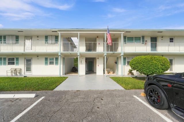 1117 LAKE Terrace 112, Boynton Beach, FL 33426