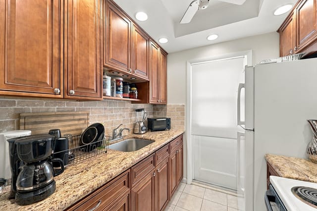 1117 Lake Ter 112 - Kitchen 1