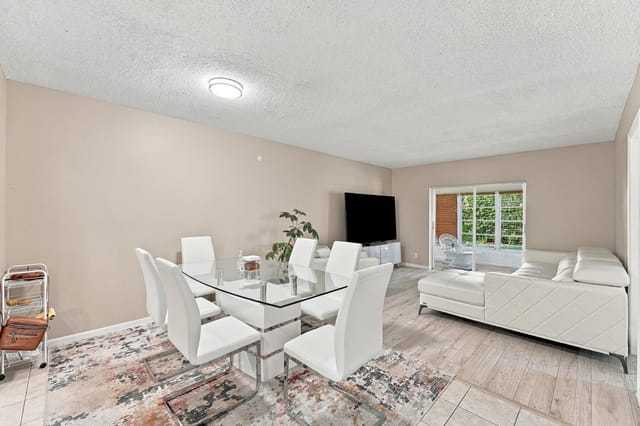 1117 Lake Ter 112 - Living/Dining