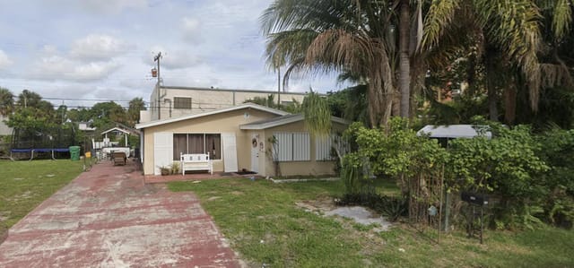 212 E 25TH Street, Riviera Beach, FL 33404