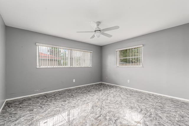 925 SE Osceola St, Stuart, FL 34994-8
