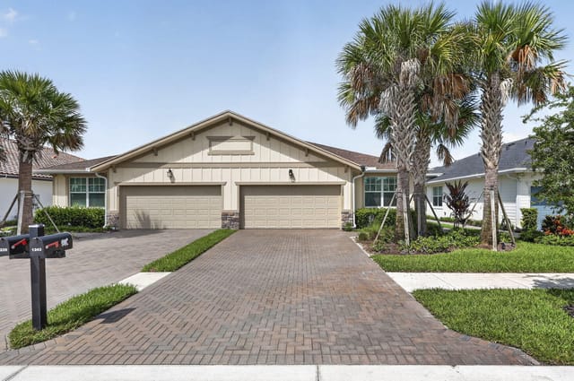 1243 TANGLED ORCHARD Trace, Loxahatchee, FL 33470